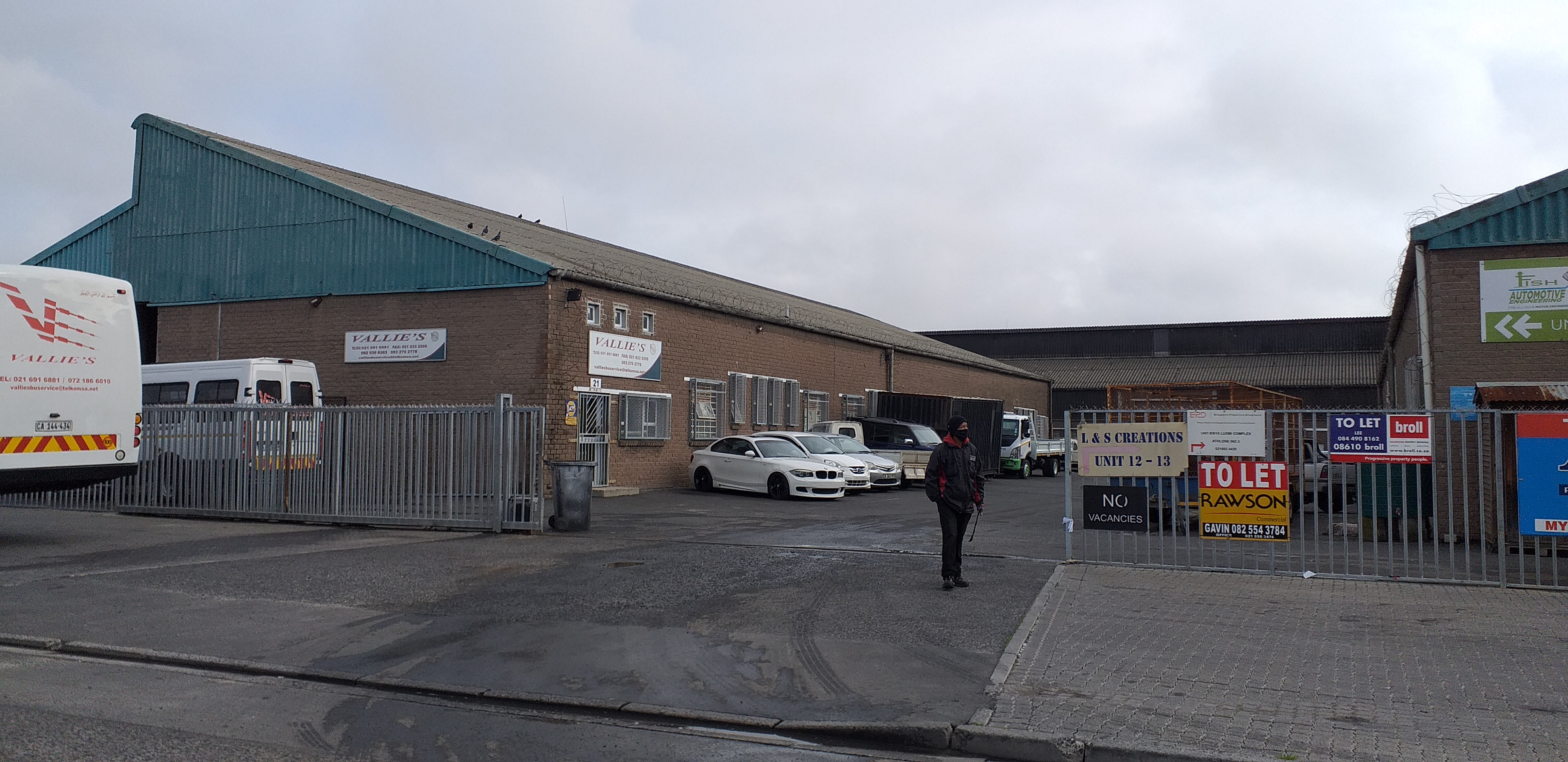 Warehouse to rent at Luxmi Building in Athlone