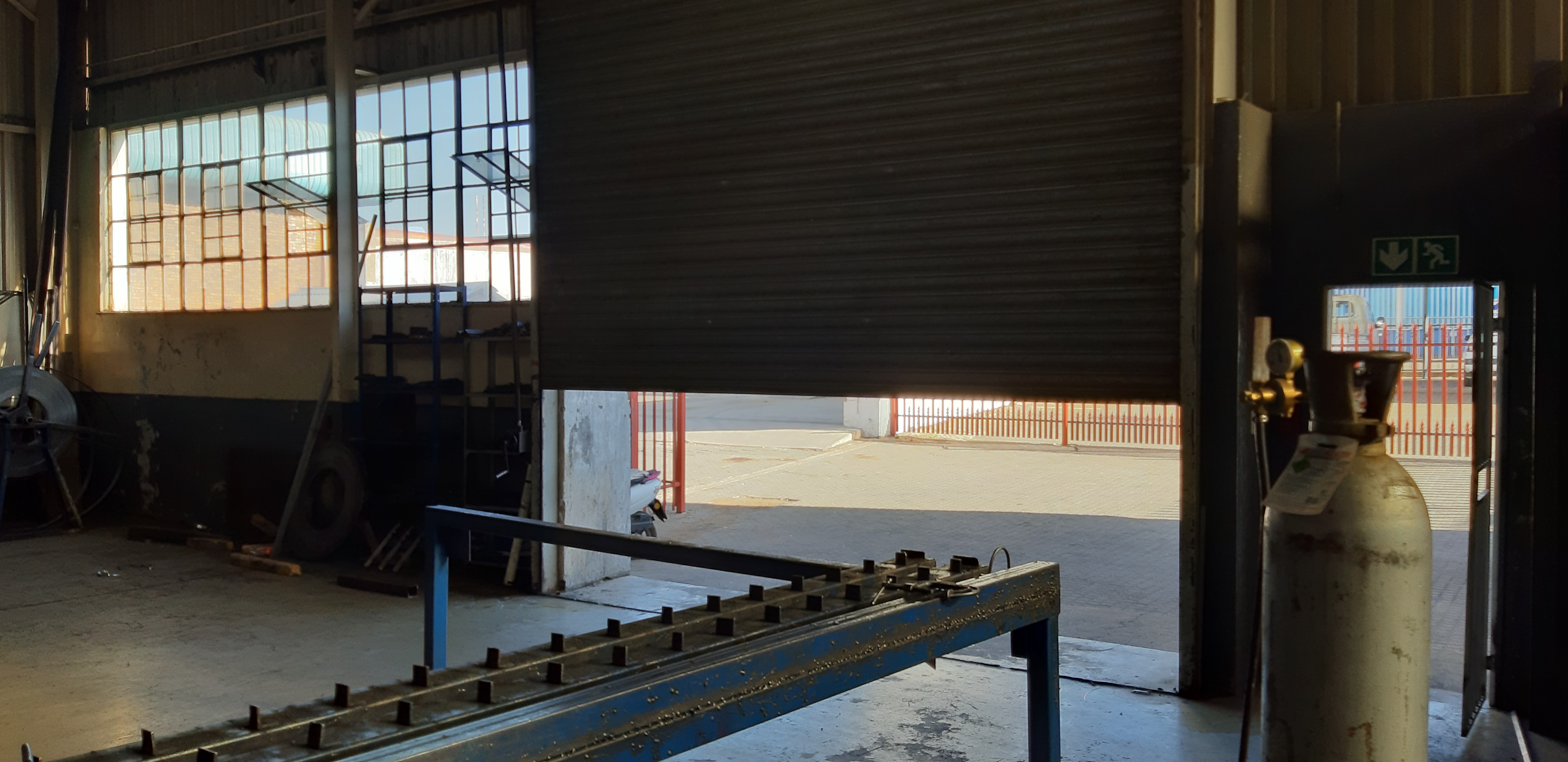 Game Rdc Warehouse 1 President Street: Warehouse to let in Germiston.