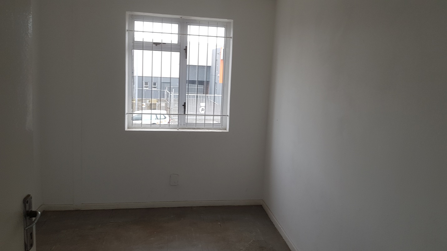 482m² Warehouse to rent at 38 Stella Road in Montague Gardens