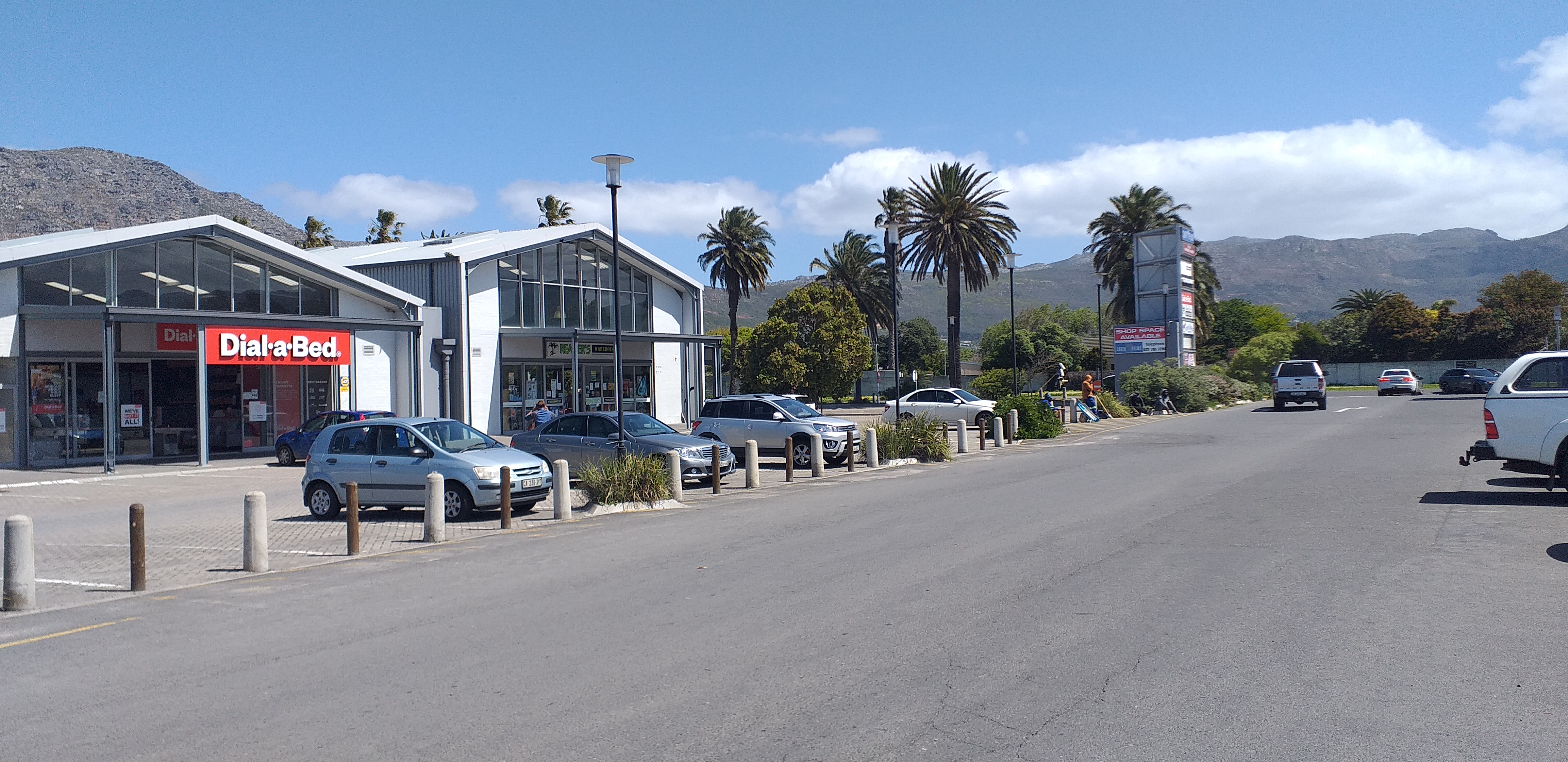 Retail Shops to rent at  in Retreat