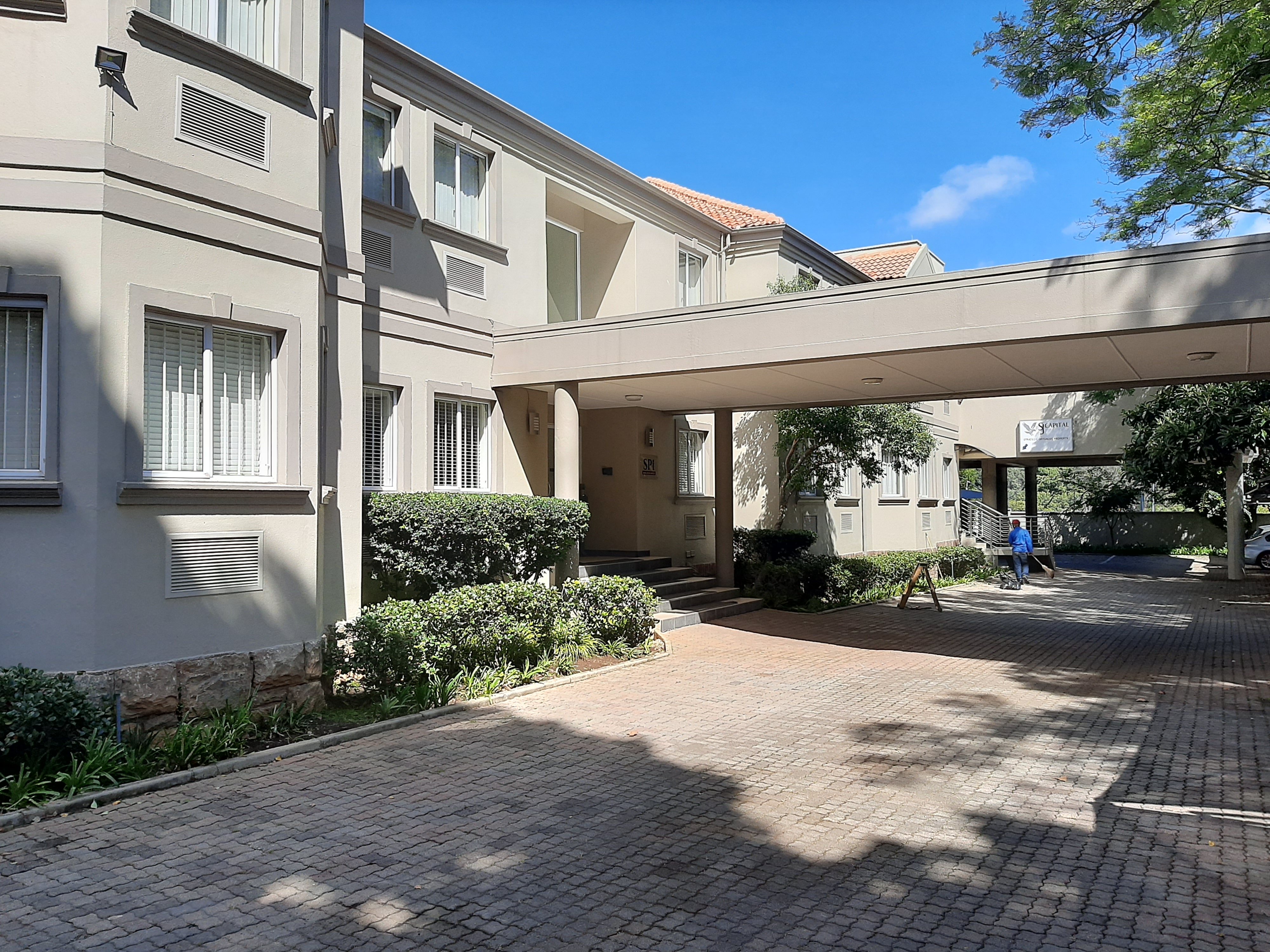Office Space to rent at 39 West Street in Houghton Estate