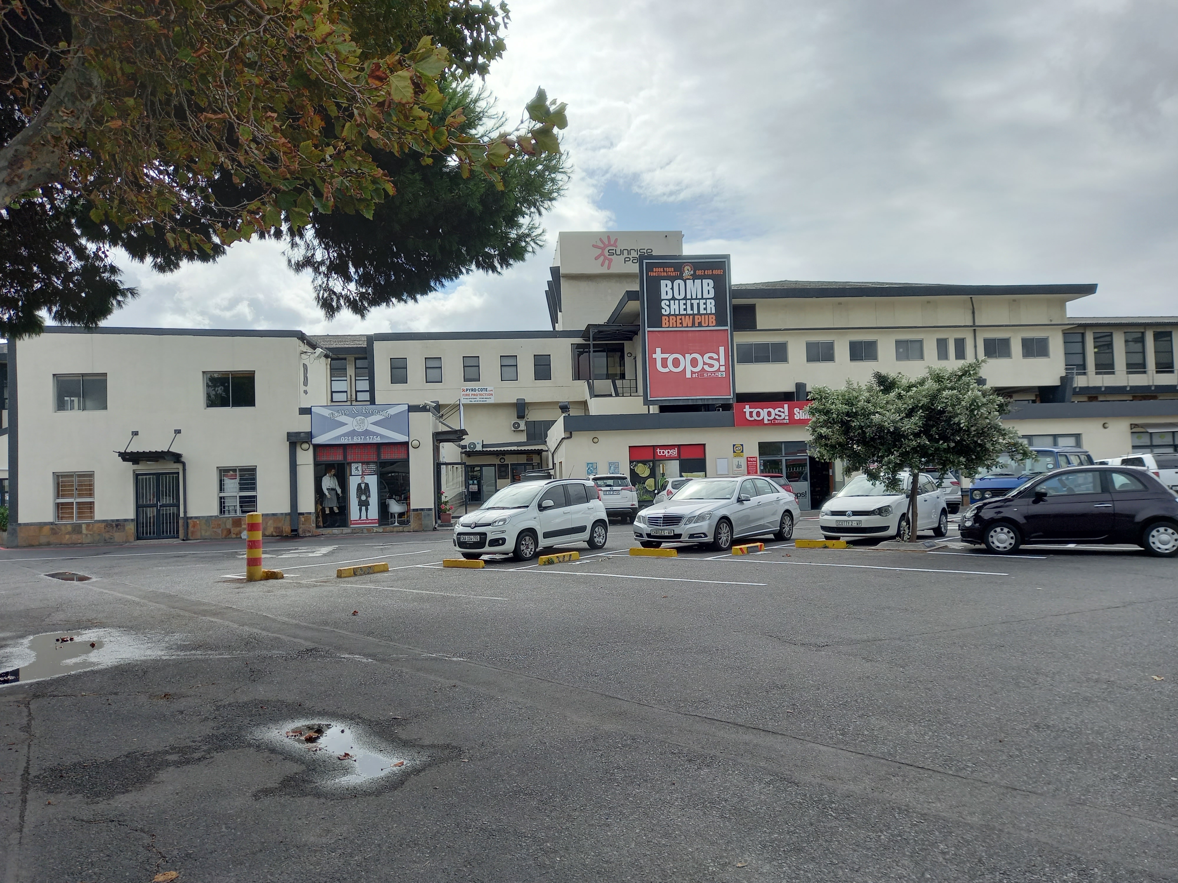 80m² Office Space to rent at Sunrise Park in Ndabeni