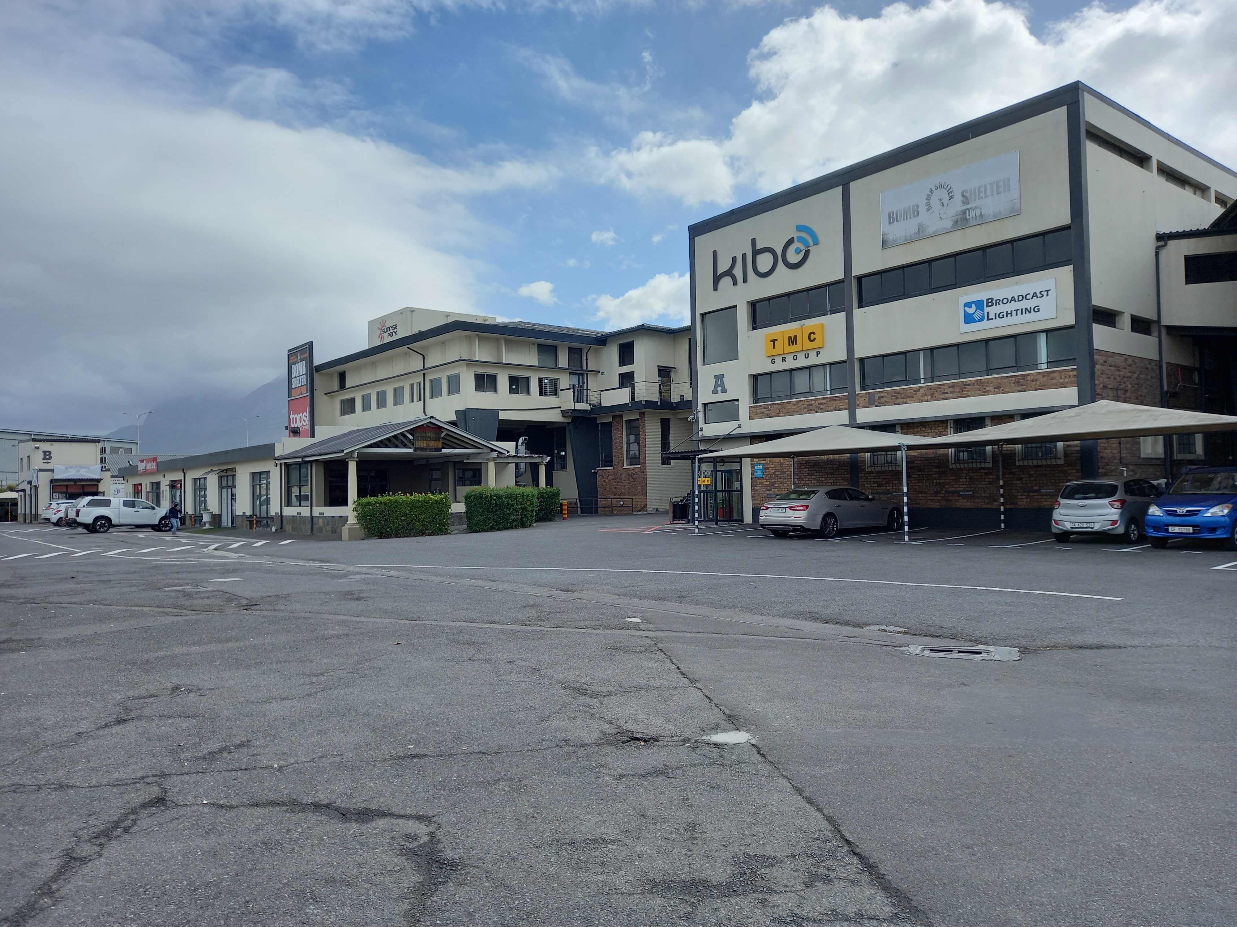 80m² Office Space to rent at Sunrise Park in Ndabeni