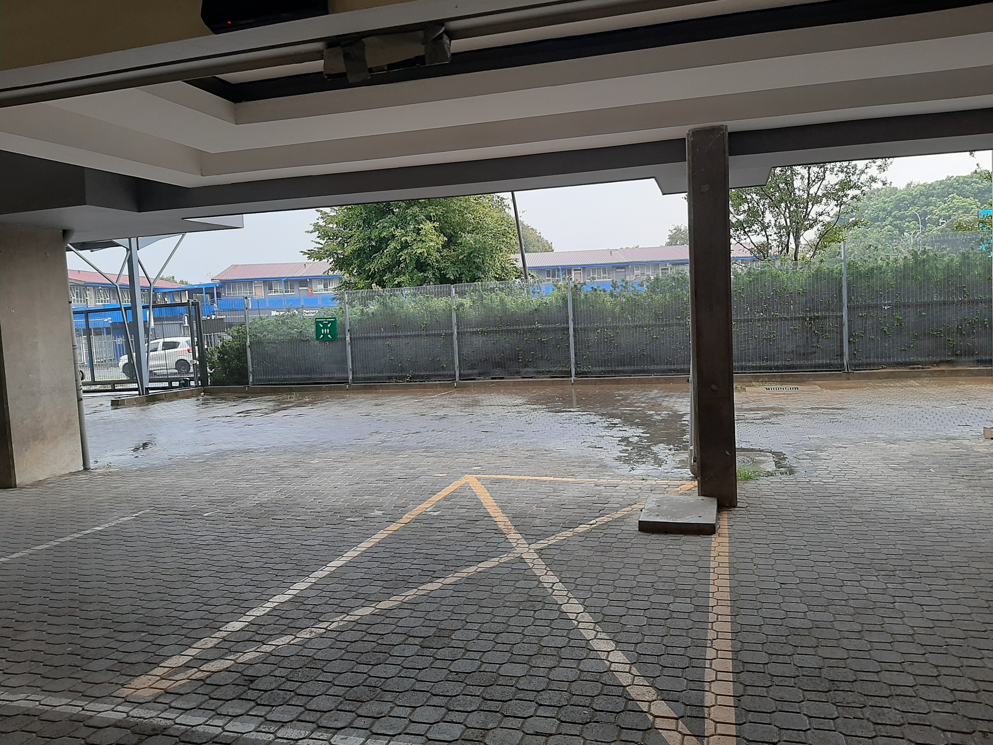 400m² Office Space to rent at Genesis  on Fairmount (Shopping Centre) in Fairmount
