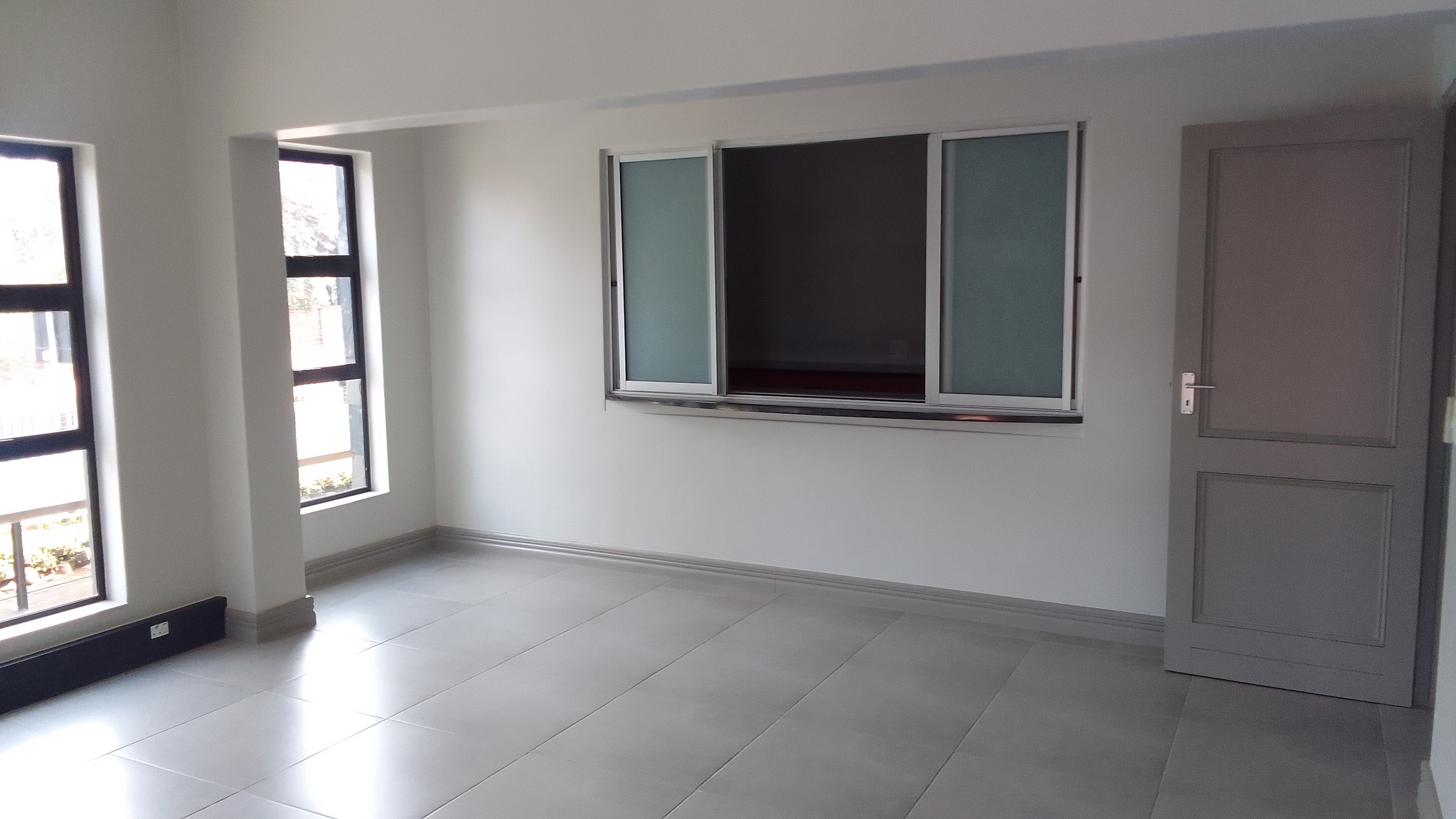 278m² Office Space to rent at Carlswald Decor Centre in Halfway Gardens
