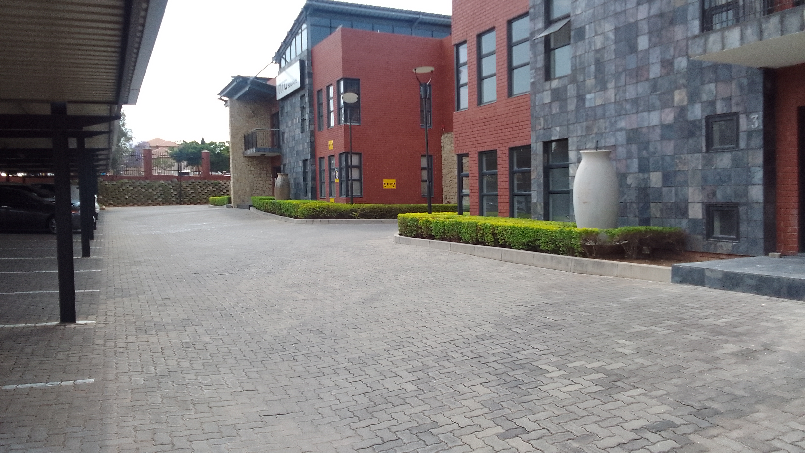278m² Office Space to rent at Carlswald Decor Centre in Halfway Gardens