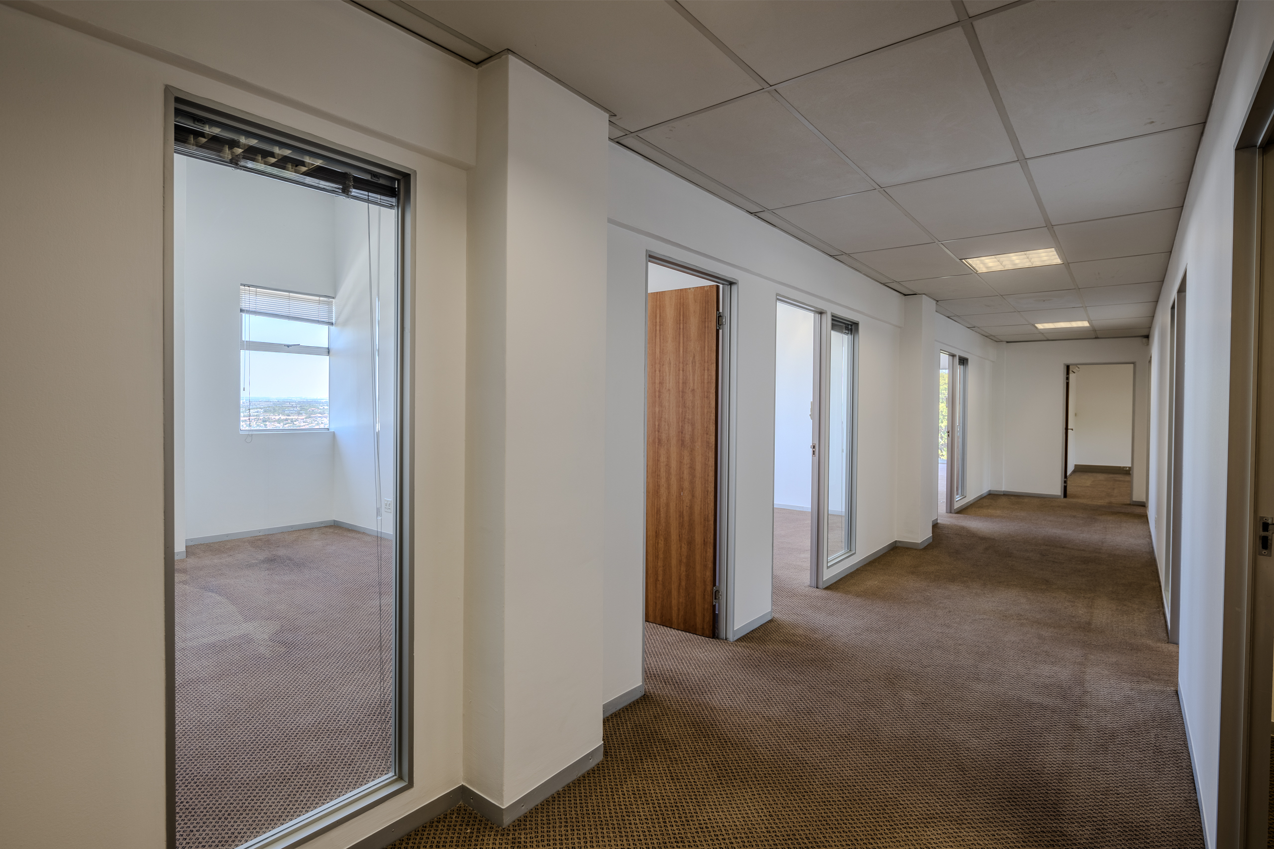365m² Office Space to rent at Kyalami Business Park (53 Kyalami Boulevard) in Kyalami