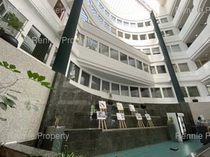 Office Space to rent at 10 South Boulevard in Bruma