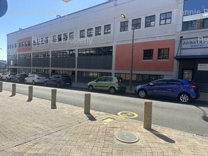 286m² Office Space to rent at 127 Cecil Road in Salt River