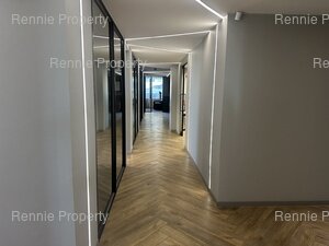 799m² Office Space to rent at 2 Long Street in Cape Town CBD