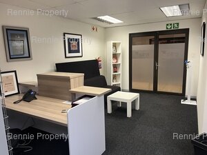 150m² Office Space to rent at Hurlingham Office Park in Hurlingham
