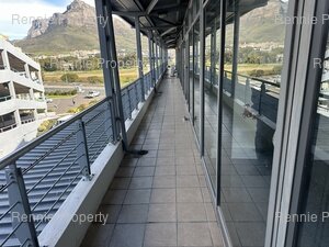 368m² Office Space to rent at M5 Business Park in Maitland