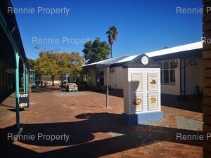 291m² Office Space to rent at Oudehuis Centre in Somerset West