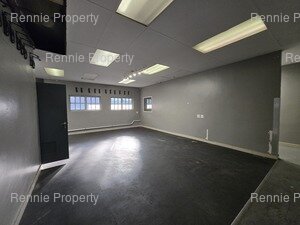 242m² Retail Shops to rent at Parkmore Square in Parkmore