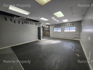 242m² Retail Shops to rent at Parkmore Square in Parkmore
