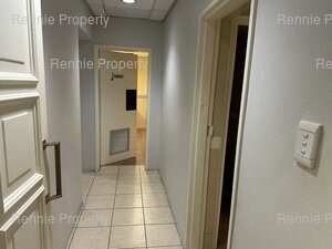 205m² Retail Shops to rent at Ronsyn Building in Rondebosch