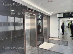 388m² Office Space to rent at Stadium On Main in Claremont
