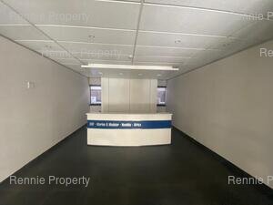 924m² Office Space to rent at Golf Park in Mowbray