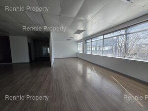 937m² Office Space to rent at 33 Fricker Road in Illovo