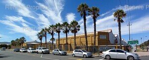 330m² Warehouse to rent at Killarney Plaza in Killarney Gardens