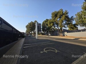 242m² Retail Shops to rent at Parkmore Square in Parkmore