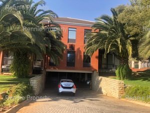 264m² Office Space to rent at Viscount Office Park in Bedfordview