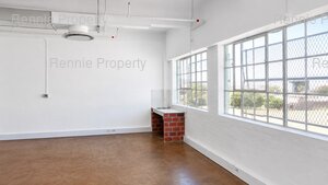 98m² Office Space to rent at Woodland House in Woodstock