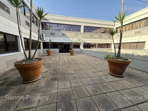 1 250m² Office Space to rent at Golf Park in Mowbray