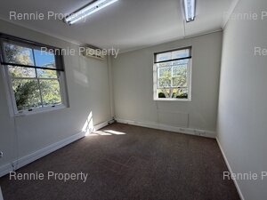 196m² Office Space to rent at Pastorie Park in Somerset West