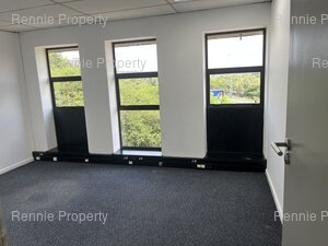 400m² Office Space to rent at Hurlingham Office Park in Hurlingham