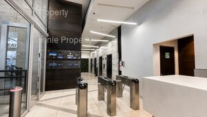 1 660m² Office Space to rent at The Halyard in Foreshore