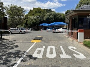 Office Space to rent at Little Fourways Office Park in Magaliessig