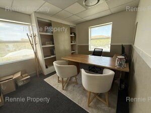 544m² Office Space to rent at Greenford Office Estate Phase 1 in Kenilworth