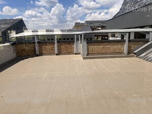 400m² Office Space to rent at Hurlingham Office Park in Hurlingham