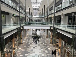 276m² Retail Shops to rent at Design Quarter Offices in Fourways