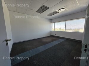 937m² Office Space to rent at 33 Fricker Road in Illovo