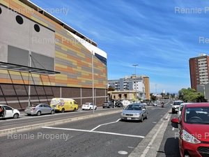197m² Retail Shops to rent at Centre Point - Milnerton in Milnerton