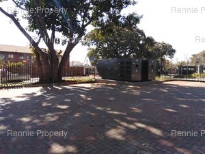 852m² Office Space to rent at Cresta Junction in Cresta
