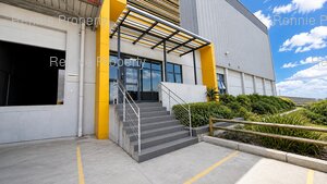 3 213m² Warehouse to rent at Golf Air Park Phase 2 in Airport Industria