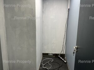 345m² Office Space to rent at Little Fourways Office Park in Magaliessig