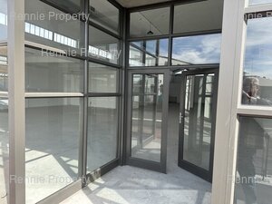 390m² Office Space to rent at M5 Business Park in Maitland