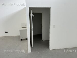 390m² Office Space to rent at M5 Business Park in Maitland