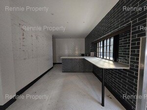 242m² Retail Shops to rent at Parkmore Square in Parkmore