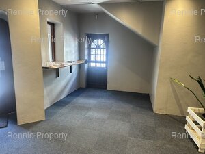 205m² Retail Shops to rent at Ronsyn Building in Rondebosch