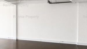 108m² Office Space to rent at Woodland House in Woodstock