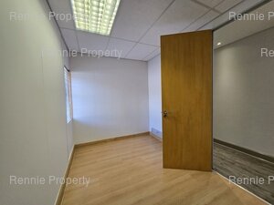 938m² Office Space to rent at 33 Fricker Road in Illovo