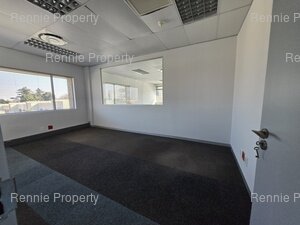 937m² Office Space to rent at 33 Fricker Road in Illovo