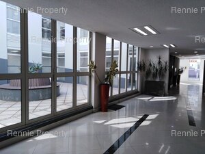 873m² Office Space to rent at 382 Jan Smuts Avenue in Craighall Park