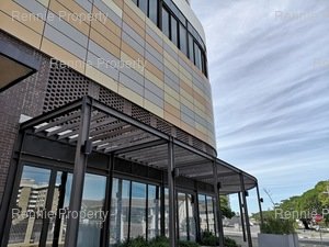 197m² Retail Shops to rent at Centre Point - Milnerton in Milnerton