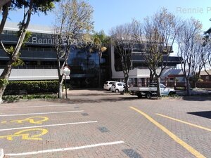 852m² Office Space to rent at Cresta Junction in Cresta